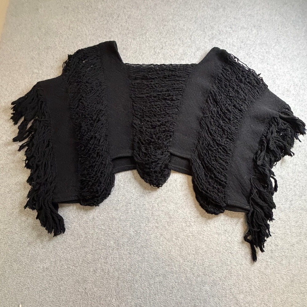 Kimonos Caribenos Black Fringe Knit Shrug Bolero Distressed Boho Capelet Poncho - Picture 2 of 4